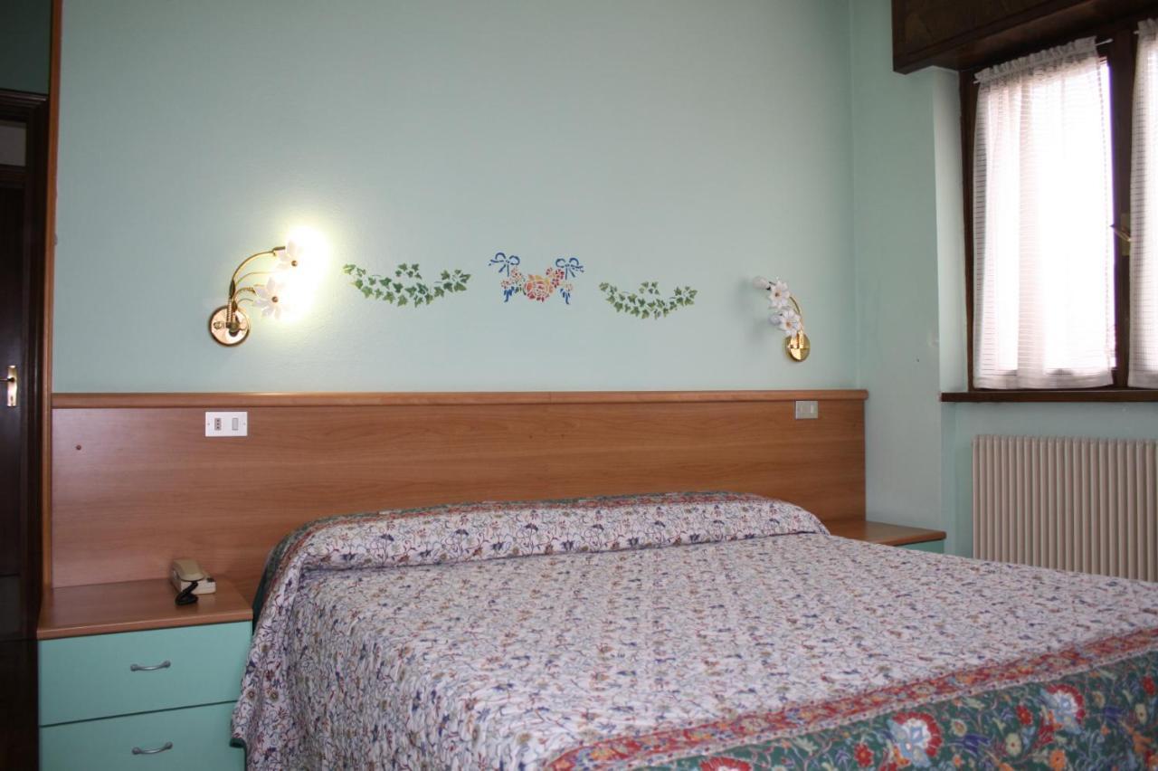 Locanda Ridevert Hotel Tione di Trento Exterior foto
