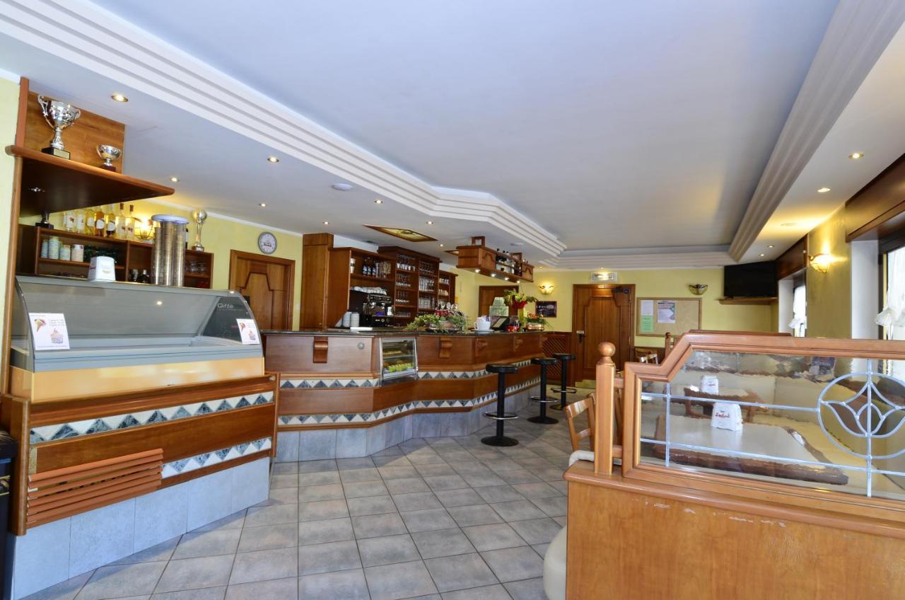 Locanda Ridevert Hotel Tione di Trento Exterior foto